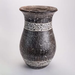 Jarron Acampanado Tallado A Mano