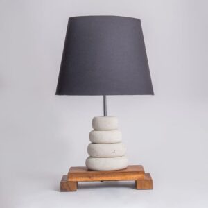 Lampara Con Piedras Decorativas Y Base De Madera